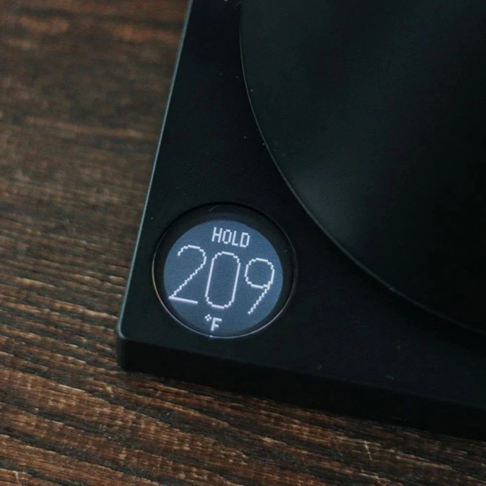 Fellow Stagg EKG Electric Pour Over Kettle | Warm Pink & Maple - Image 5