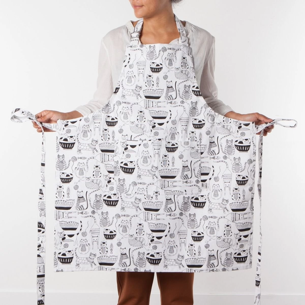 Danica Jubilee Chef's Apron | Purr Party - Image 4