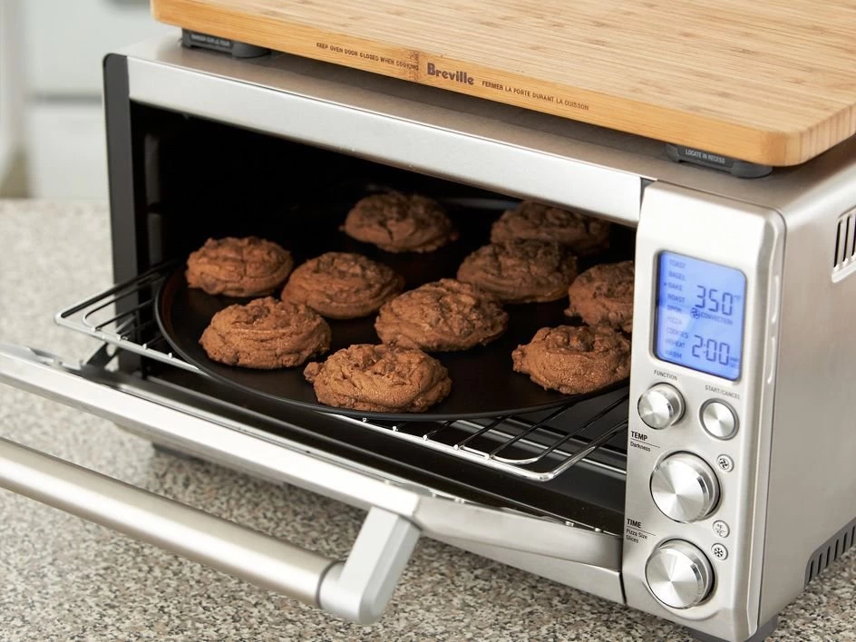 Breville The Smart Oven With Element IQ Convection Countertop Toaster Oven | Brushed Stainless Steel - Image 3