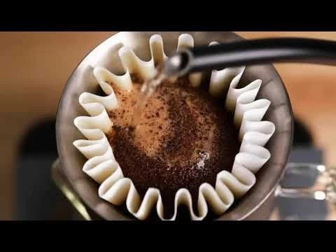 Fellow Stagg EKG Electric Pour Over Kettle | Warm Pink & Maple - Image 6