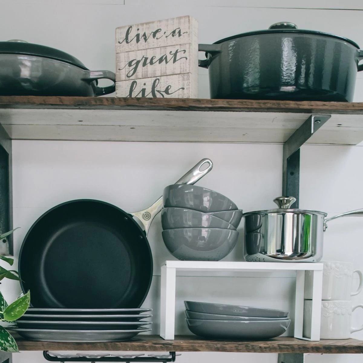 Le Creuset 22oz Soup Bowls - Set Of 4 | Oyster Grey - Image 3
